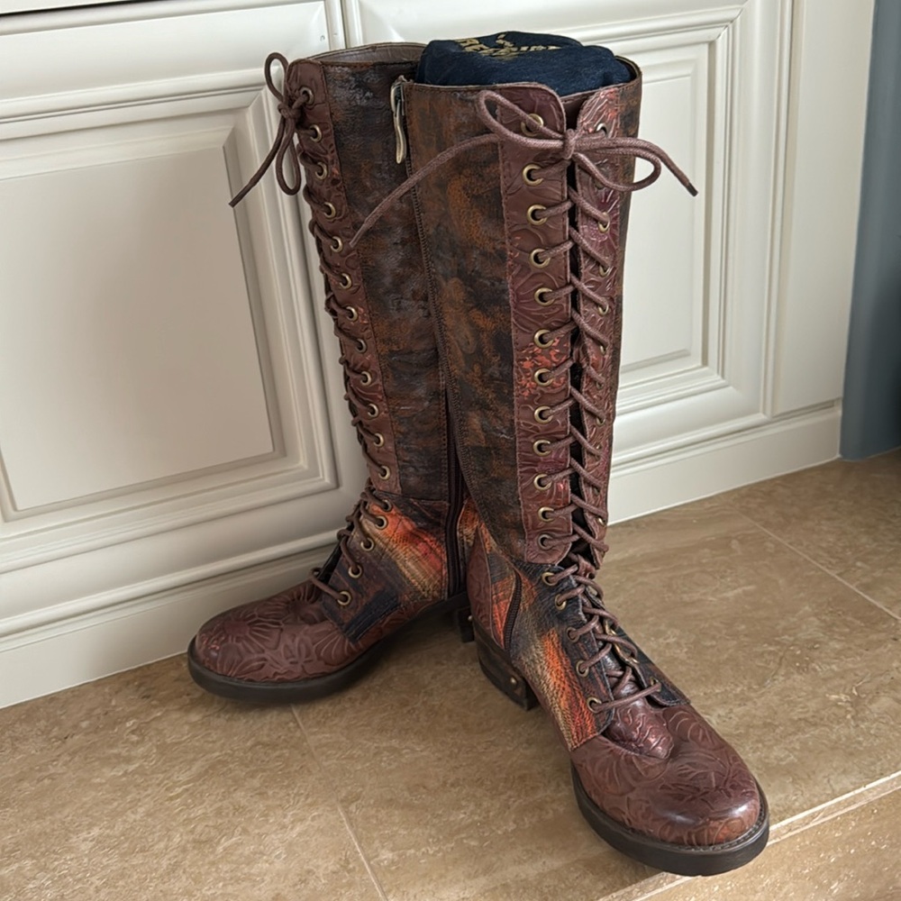 L’Artiste Spring Step Patterned Brown Tall Boot Size 39.